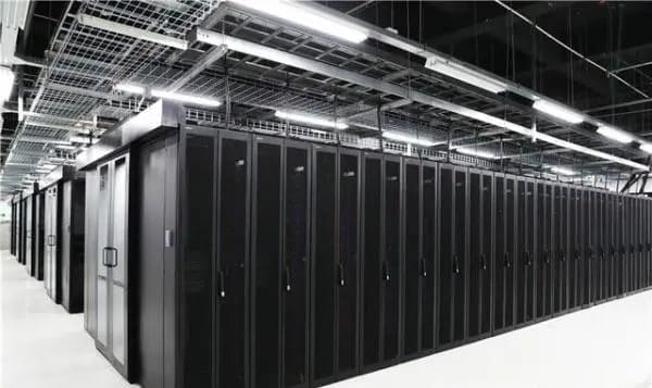 亚东云主机租用